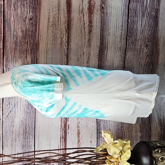 NWT LAmade TEAL TIE DYE V NECK CAP SLEEVED PULLOVER TEE - Picture 7 of 13